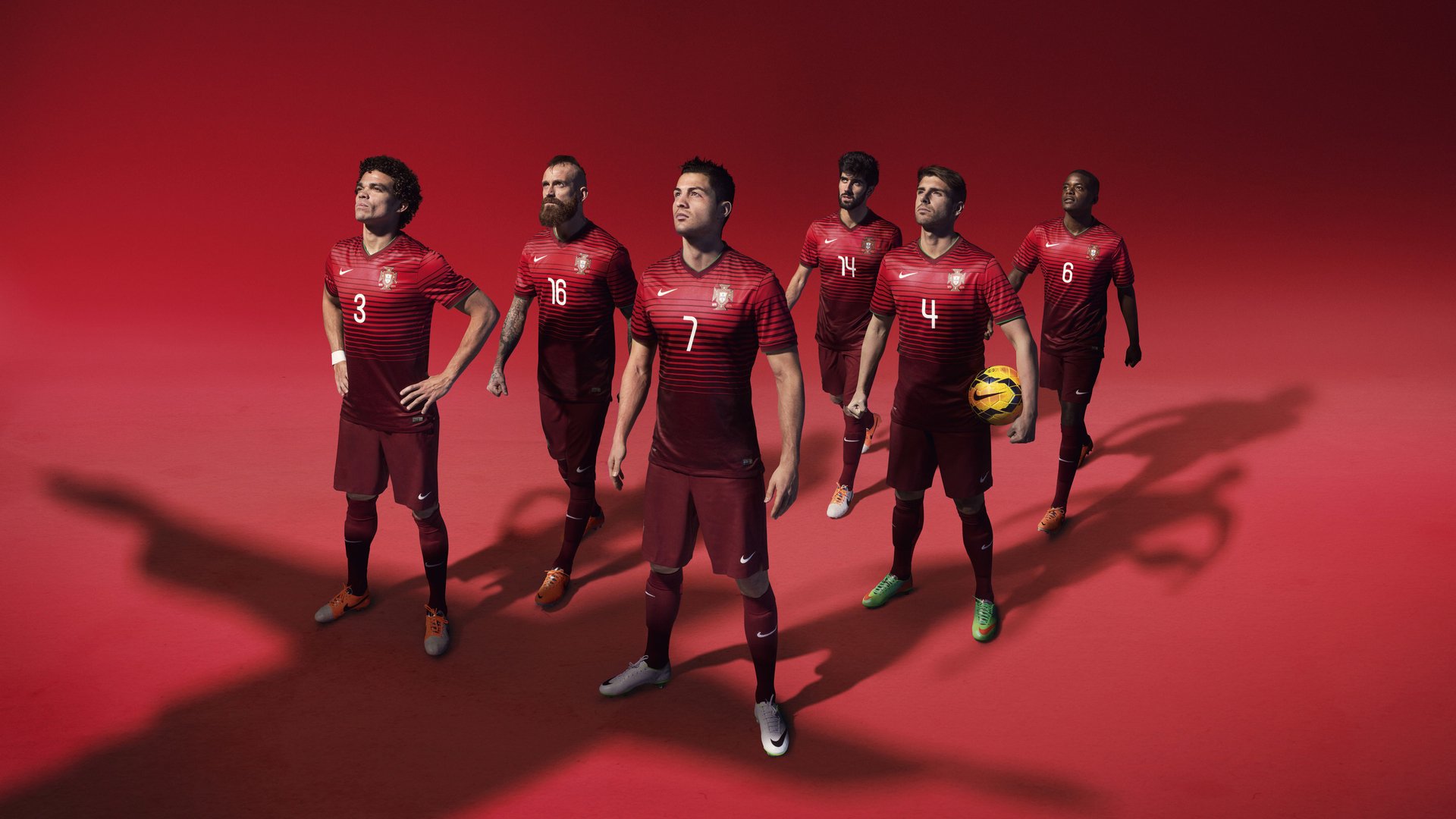 曼城继续领跑，福登与哈兰德继续引领球队走向欧冠荣耀，福登和哈兰德