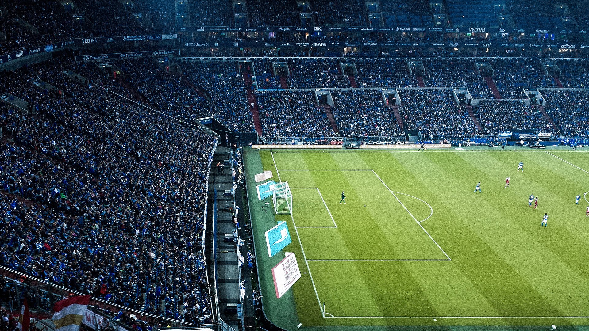 欧洲足球:冠军争夺白热化,多支强队鏖战!,播放欧洲足球冠军